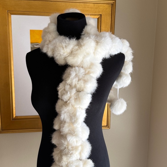 Rabbit Fur Scarf White - Picture 6 of 6